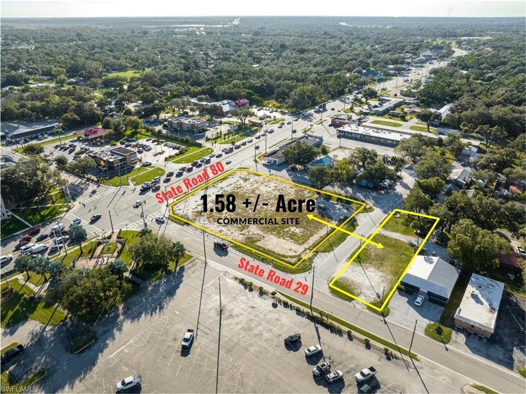 10 W Hickpochee AVE LABELLE, FL 33935