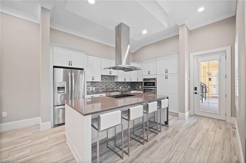 21450 Strada Nuova CIR A102 ESTERO, FL 33928