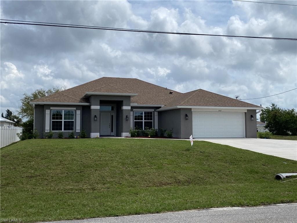 3507 E Gator CIR CAPE CORAL, FL 33909