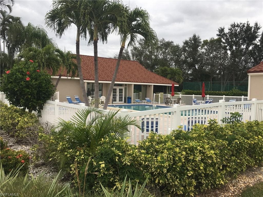 9627 Eaton Gardens LN 202 FORT MYERS, FL 33919