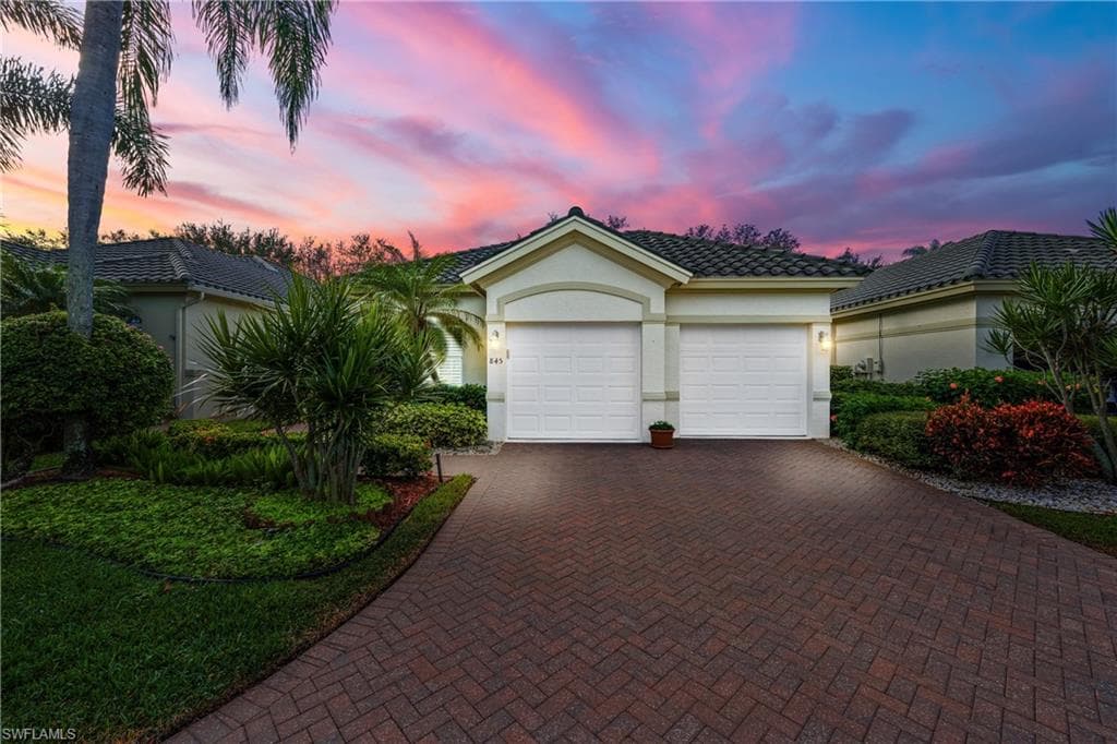 845 Vistana CIR 18 NAPLES, FL 34119