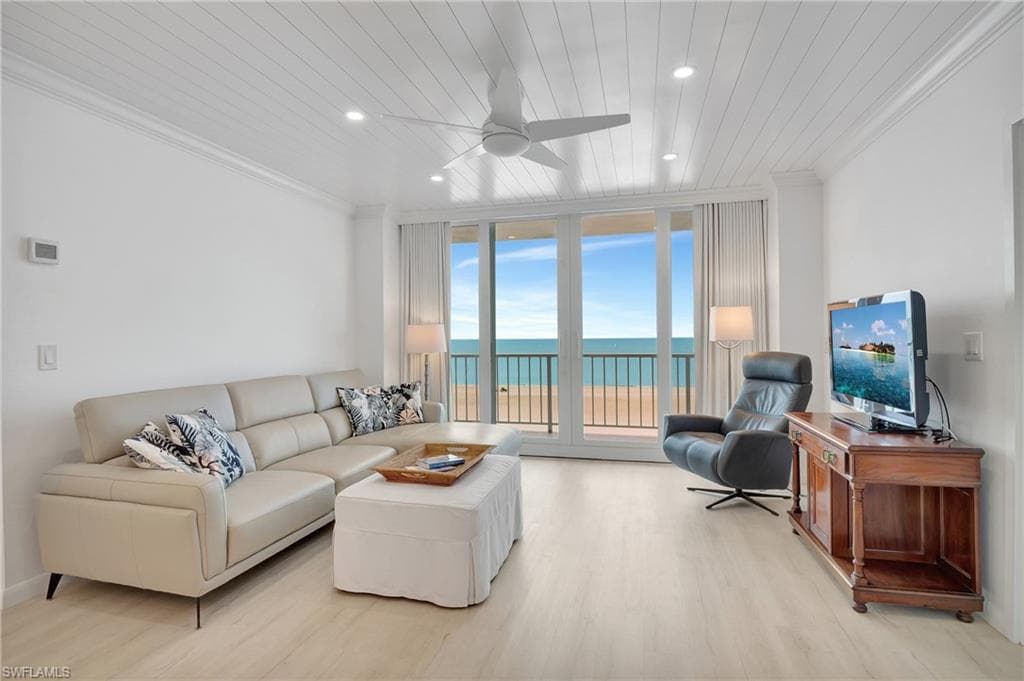 140 Seaview CT 1202N MARCO ISLAND, FL 34145