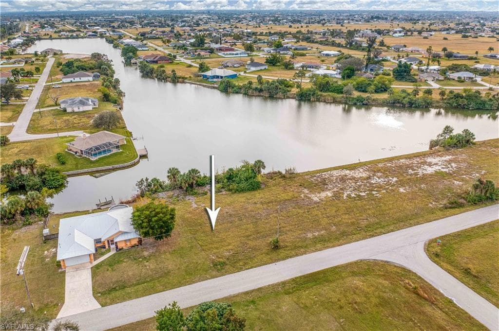 2306 NE 21st TER CAPE CORAL, FL 33909