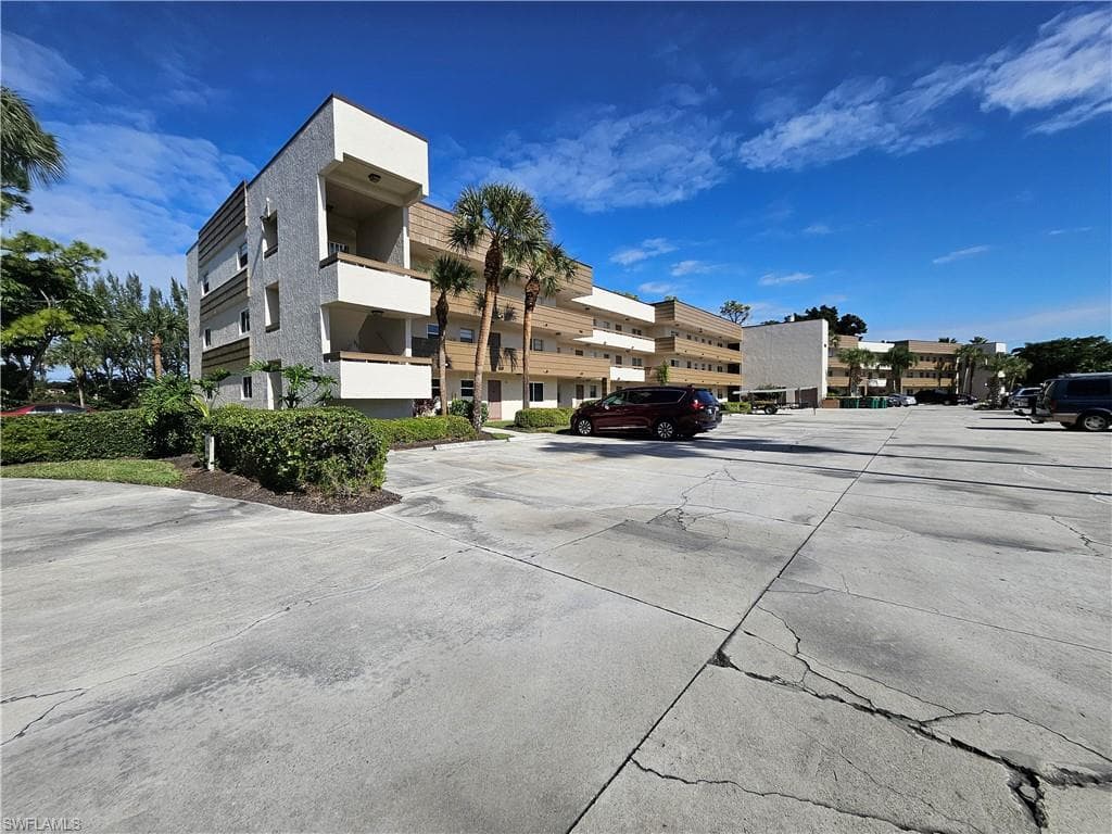 499 Forest Lakes BLVD 2-304 NAPLES, FL 34105