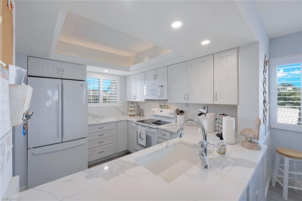 889 Collier CT 2-301 MARCO ISLAND, FL 34145