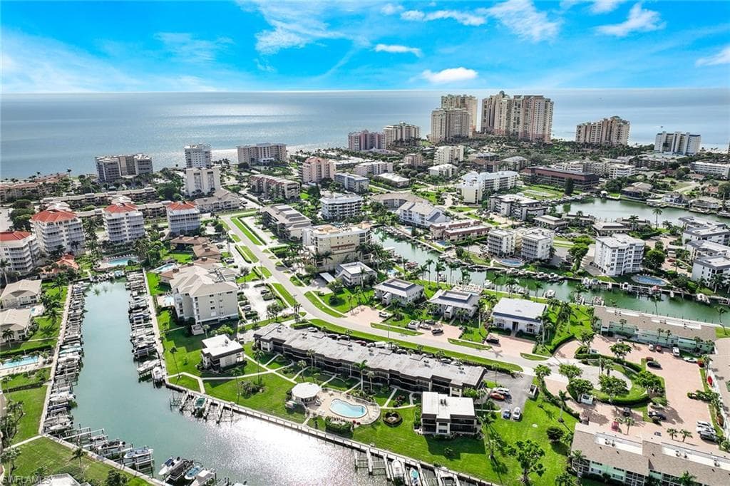 881 Panama CT 302 MARCO ISLAND, FL 34145