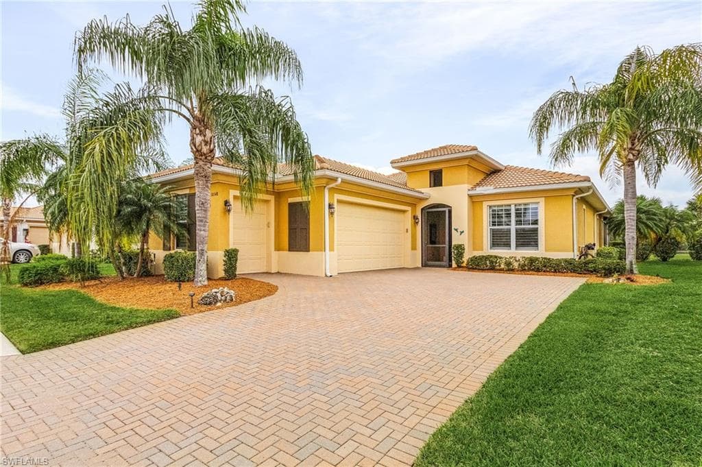 10548 Carena CIR FORT MYERS, FL 33913