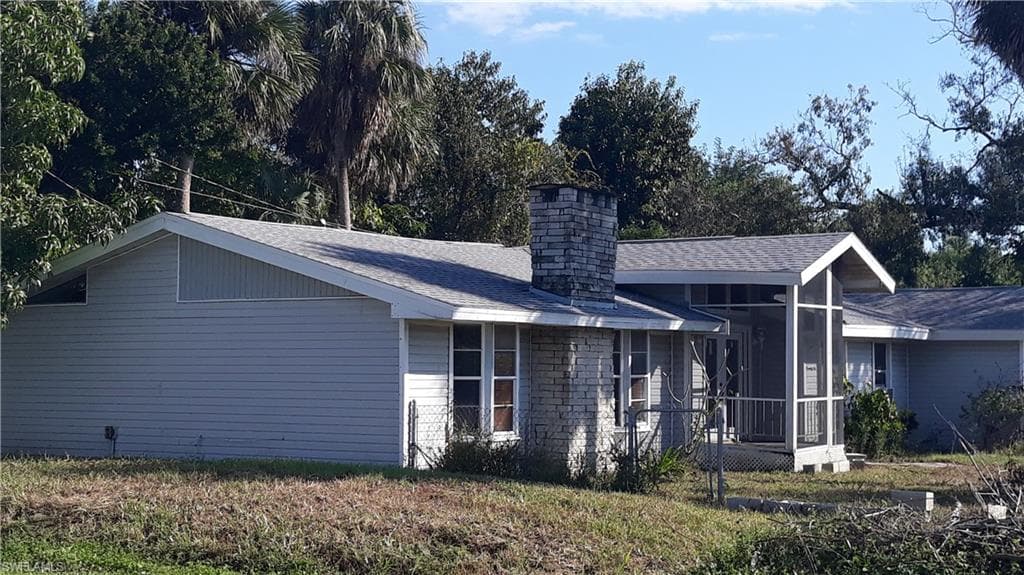 76 Glenmont DR W NORTH FORT MYERS, FL 33917