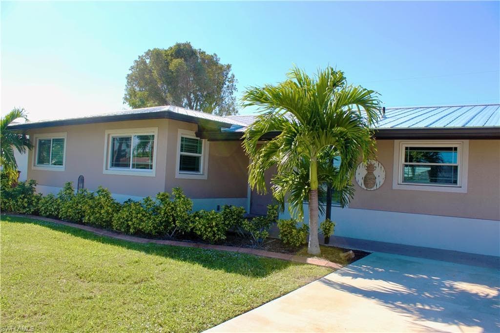 3752 SE 2nd AVE CAPE CORAL, FL 33904