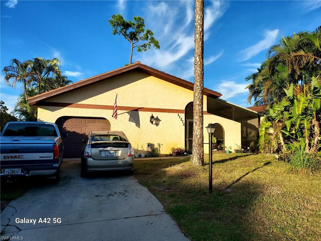 11272 La Coruna LN BONITA SPRINGS, FL 34135