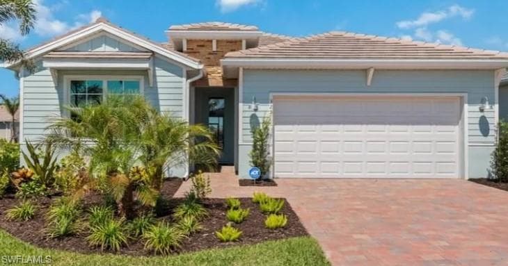325 Deauville LOOP NAPLES, FL 34114
