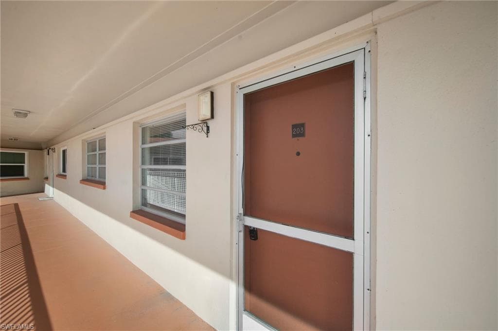 2590 1st ST 203 FORT MYERS, FL 33901
