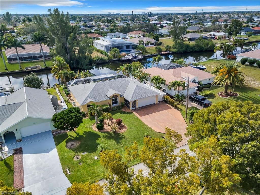 204 Kamal PKWY CAPE CORAL, FL 33904