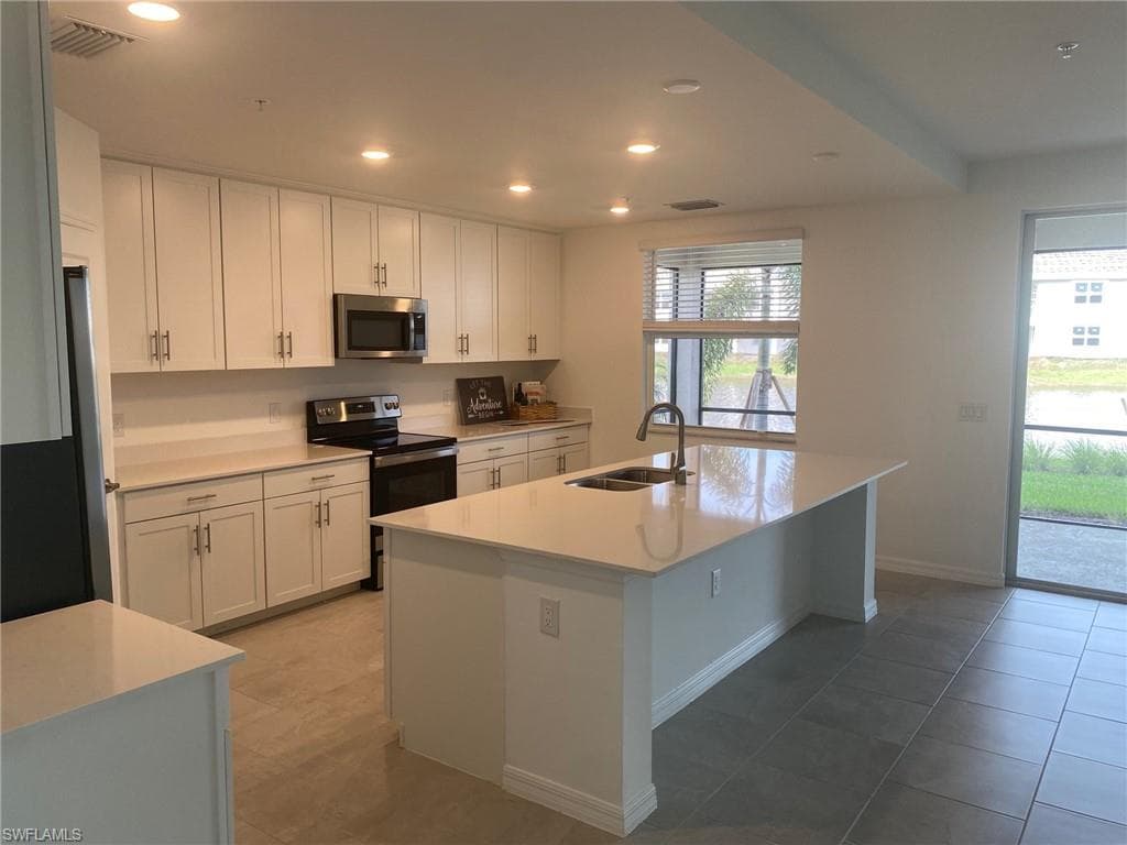 5733 Oakmont CT 8611 AVE MARIA, FL 34142