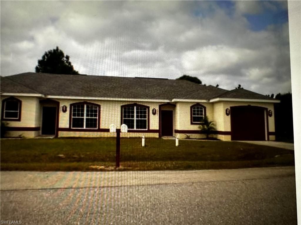 3967 Sunset RD LEHIGH ACRES, FL 33971