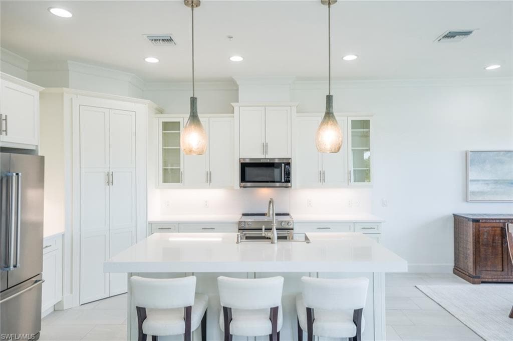 6585 Dominica DR 201 NAPLES, FL 34113