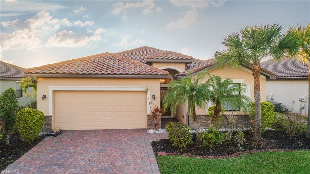 2778 Via Piazza LOOP FORT MYERS, FL 33905