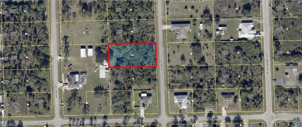 905 CALVIN AVE LEHIGH ACRES, FL 33936