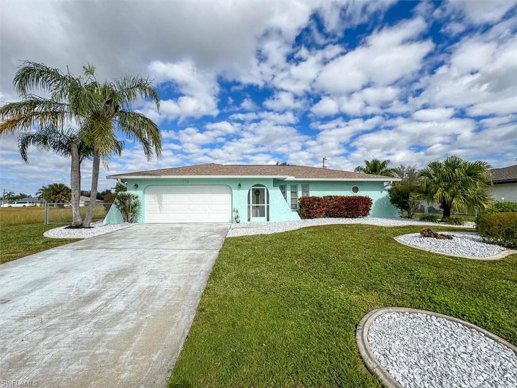923 SE 23rd ST CAPE CORAL, FL 33990