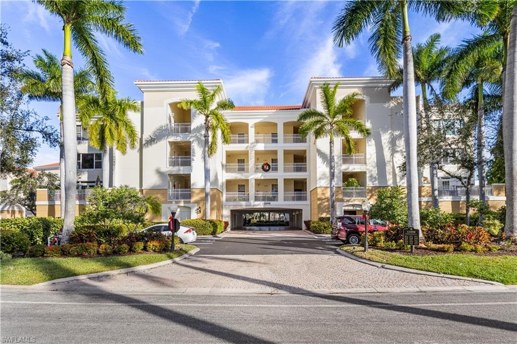 11090 Harbour Yacht CT 53D FORT MYERS, FL 33908