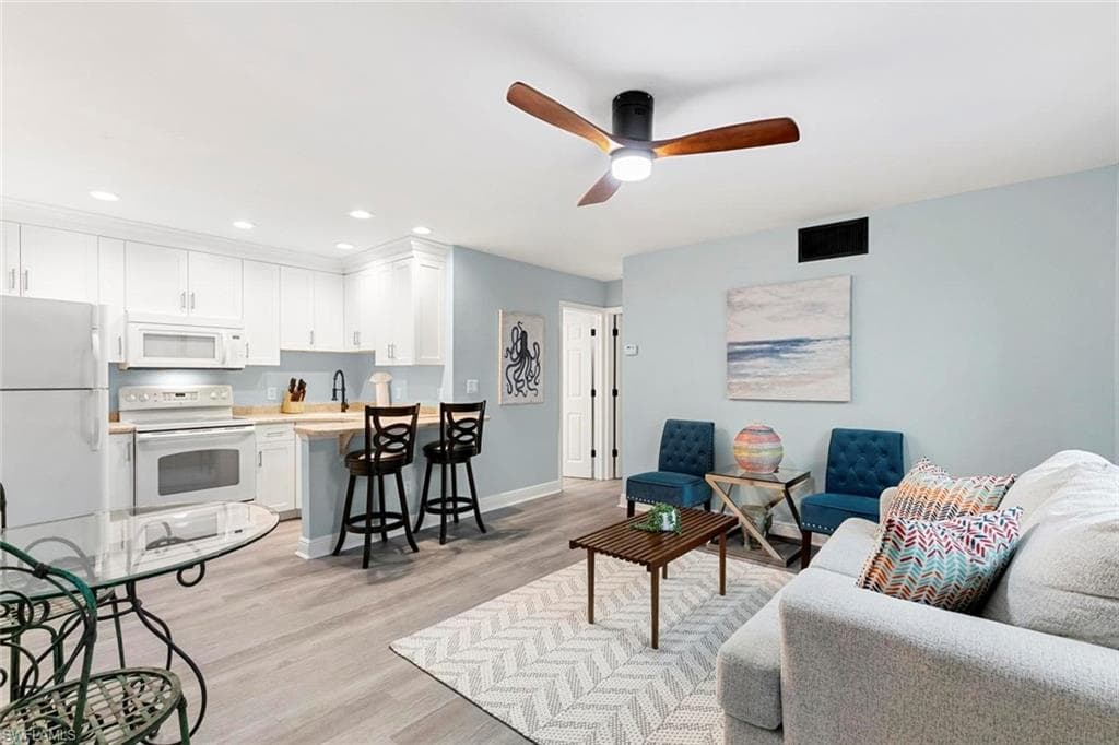 457 Tallwood ST 302 MARCO ISLAND, FL 34145