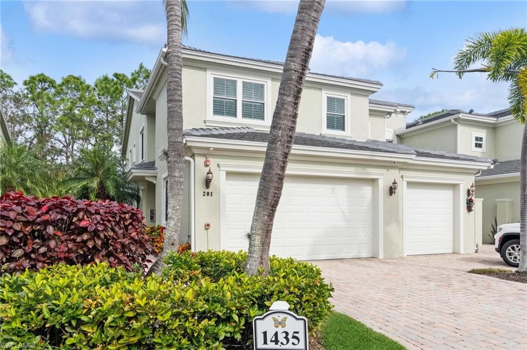 1435 Mariposa CIR 201 NAPLES, FL 34105