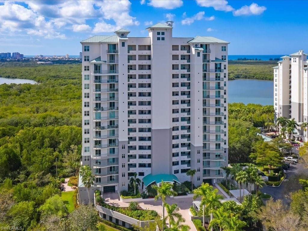 425 Cove Tower DR 1101 NAPLES, FL 34110