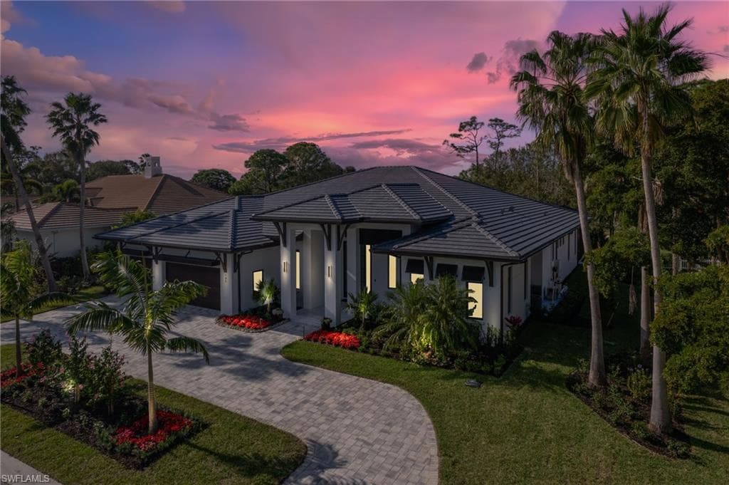 145 CHESHIRE WAY NAPLES, FL 34110