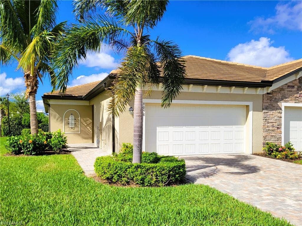 9058 Woodhurst DR NAPLES, FL 34120
