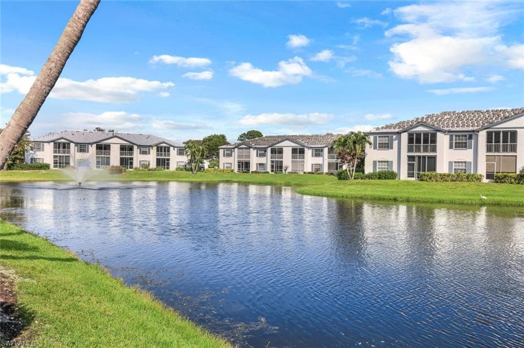 832 Tanbark DR 104 NAPLES, FL 34108