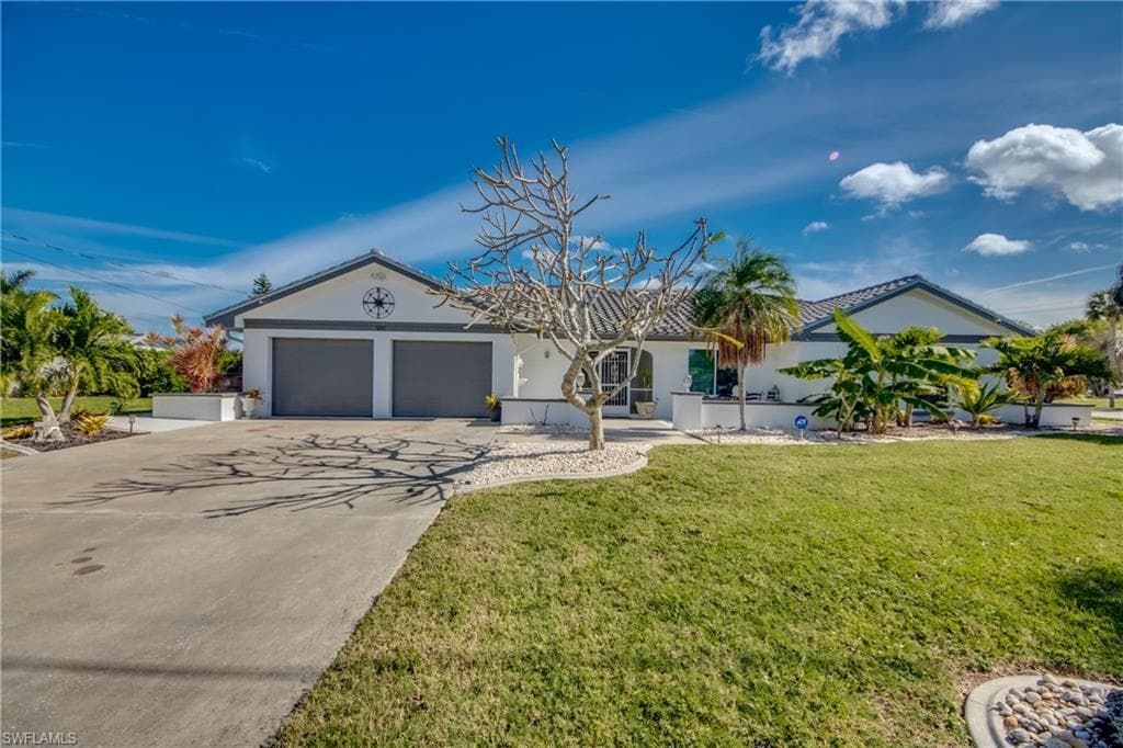 5247 Versailles CT CAPE CORAL, FL 33904