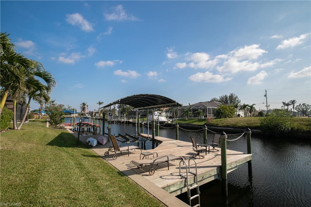 600 SW 43rd TER CAPE CORAL, FL 33914