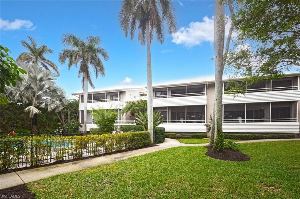 925 8th AVE S 925 NAPLES, FL 34102