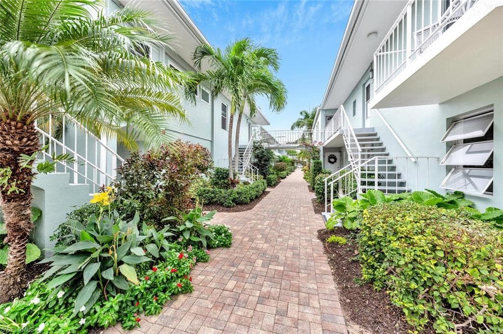 683 12th AVE S 683 NAPLES, FL 34102