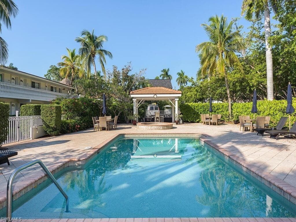 950 7th AVE S 12 NAPLES, FL 34102
