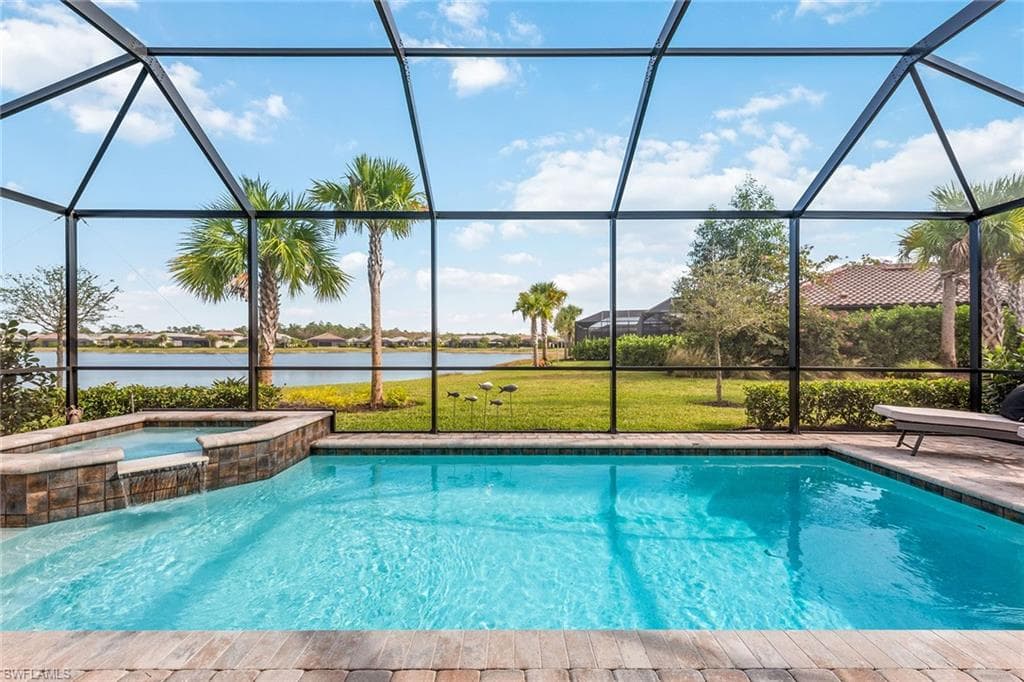 6818 Greenbriar CT NAPLES, FL 34114