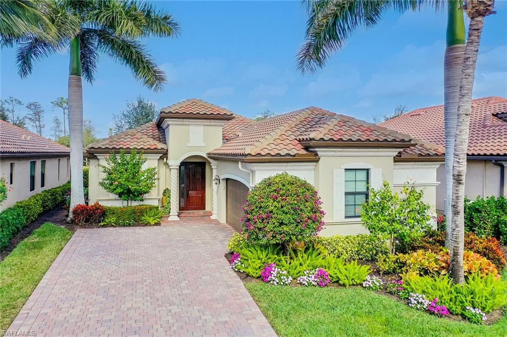 3018 Aviamar CIR NAPLES, FL 34114