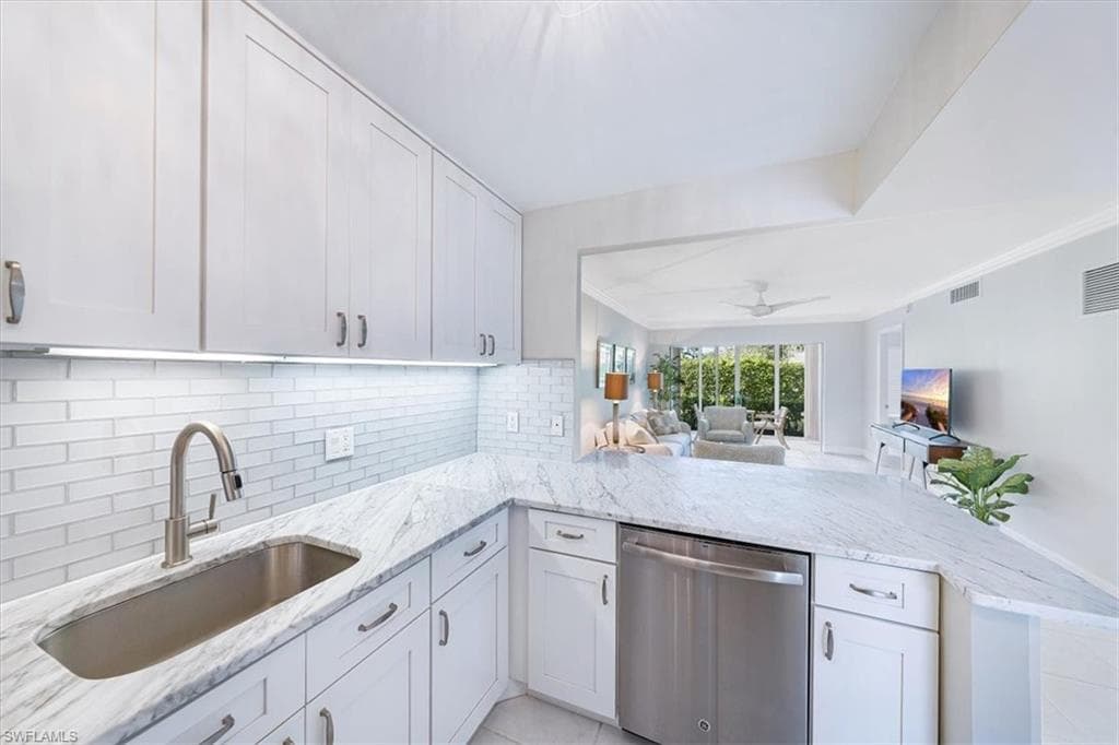750 Mooring Line DR 106 NAPLES, FL 34102