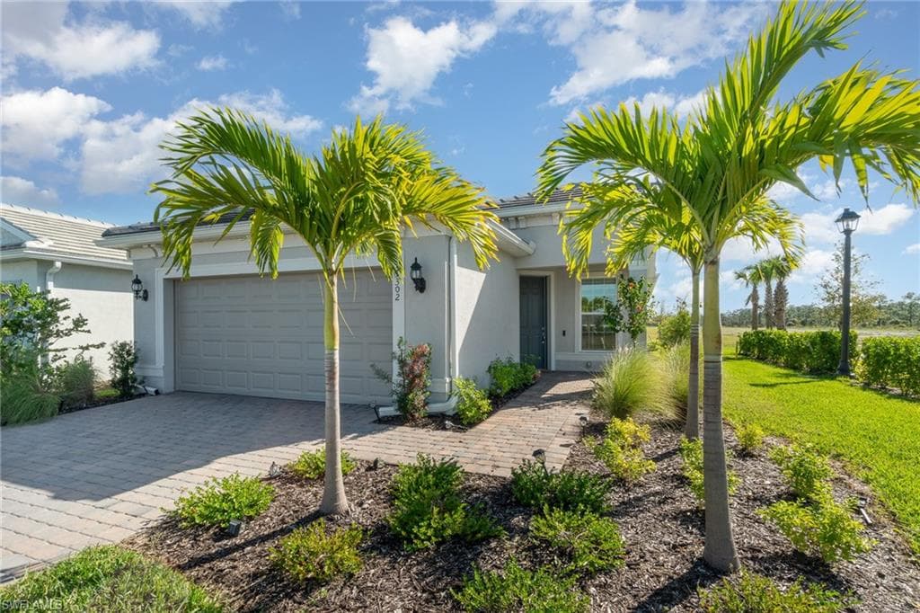17302 Leaning Oak TRL NORTH FORT MYERS, FL 33917