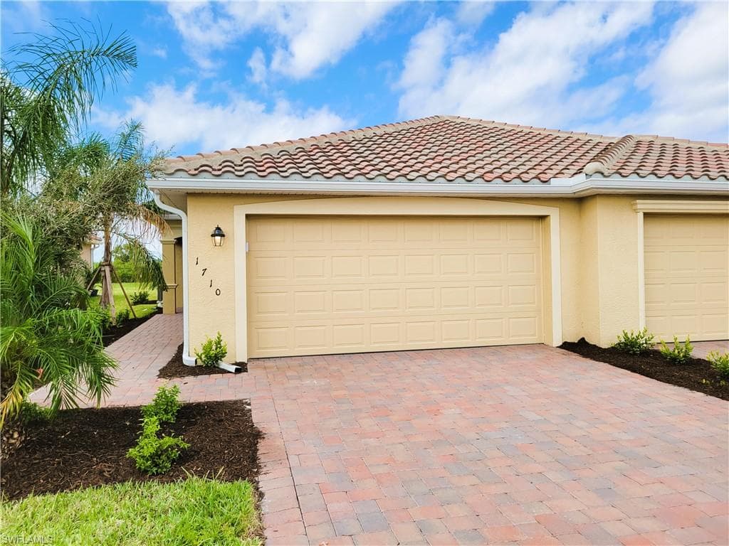1710 Alameda DR NAPLES, FL 34120