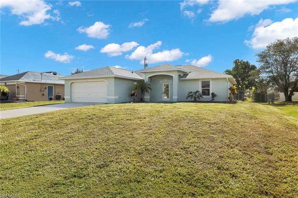 702 SW 21st TER CAPE CORAL, FL 33991