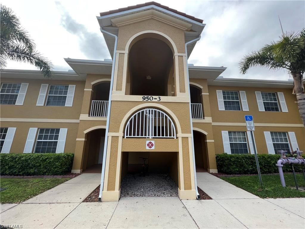 950 Hancock Creek South BLVD 313 CAPE CORAL, FL 33909