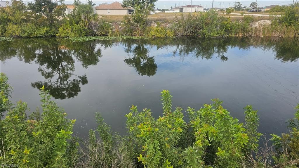 5 NW 19th TER CAPE CORAL, FL 33993