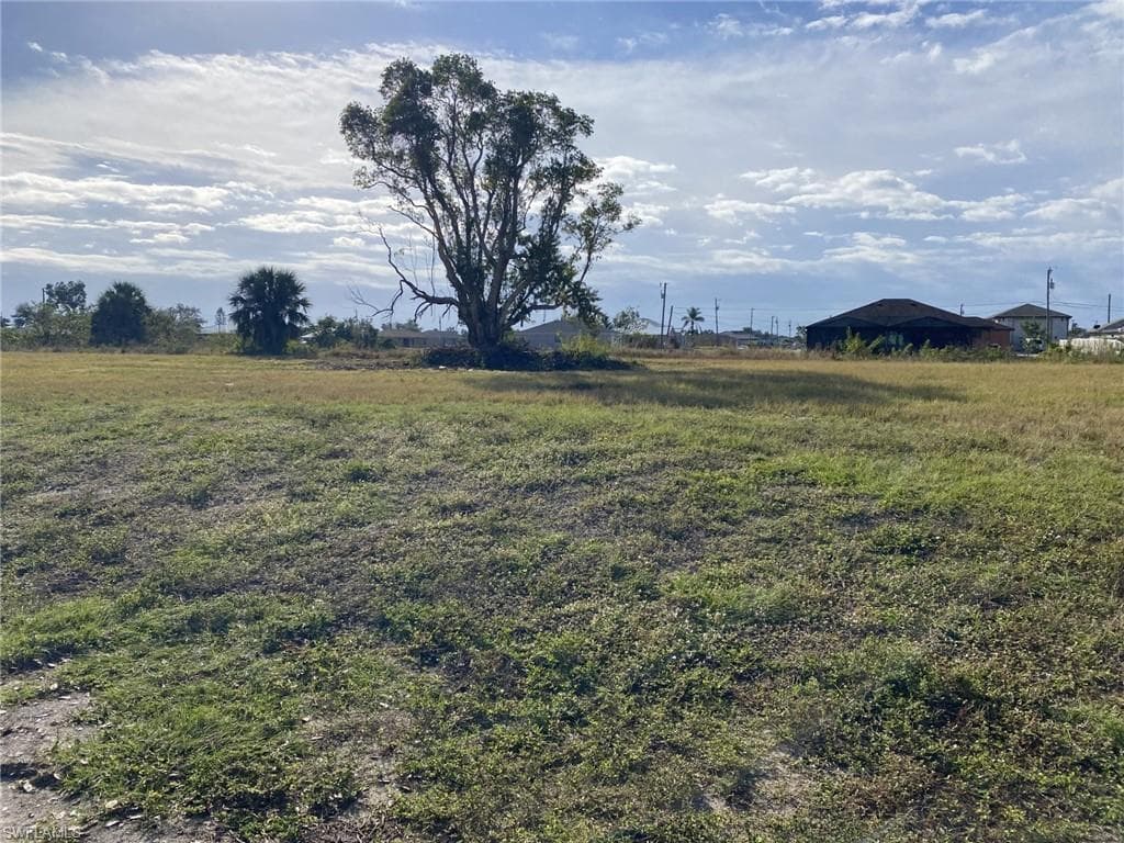 1012 NE 12th ST CAPE CORAL, FL 33909