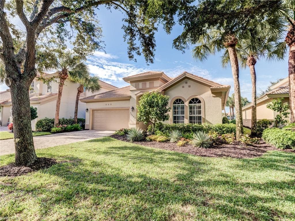 23200 Oakglen LN ESTERO, FL 34135