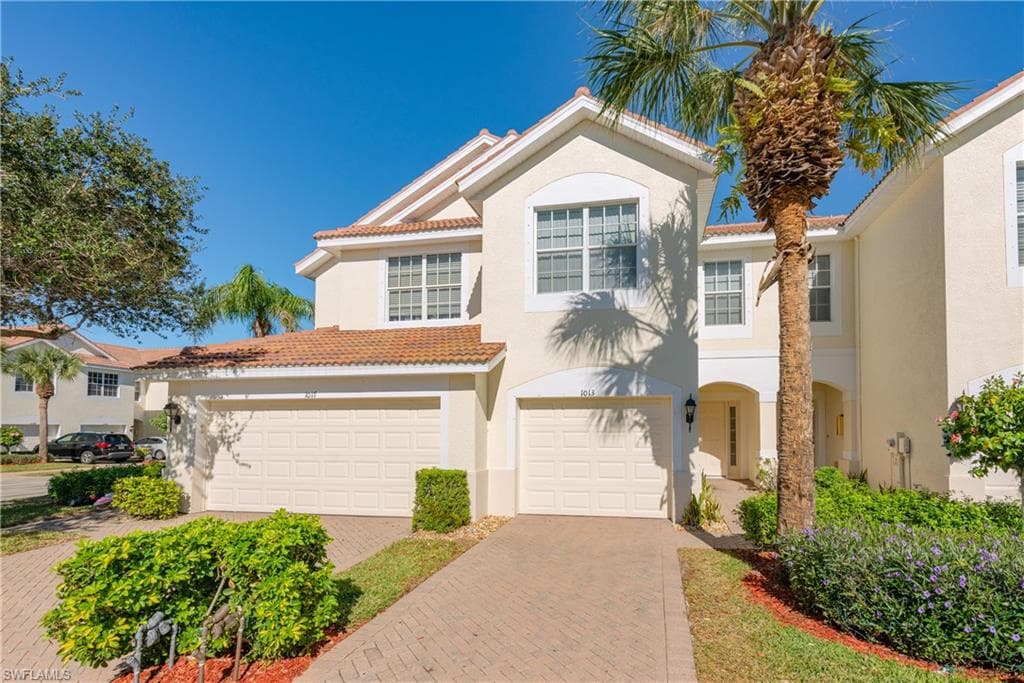 1013 Hampton CIR 127 NAPLES, FL 34105