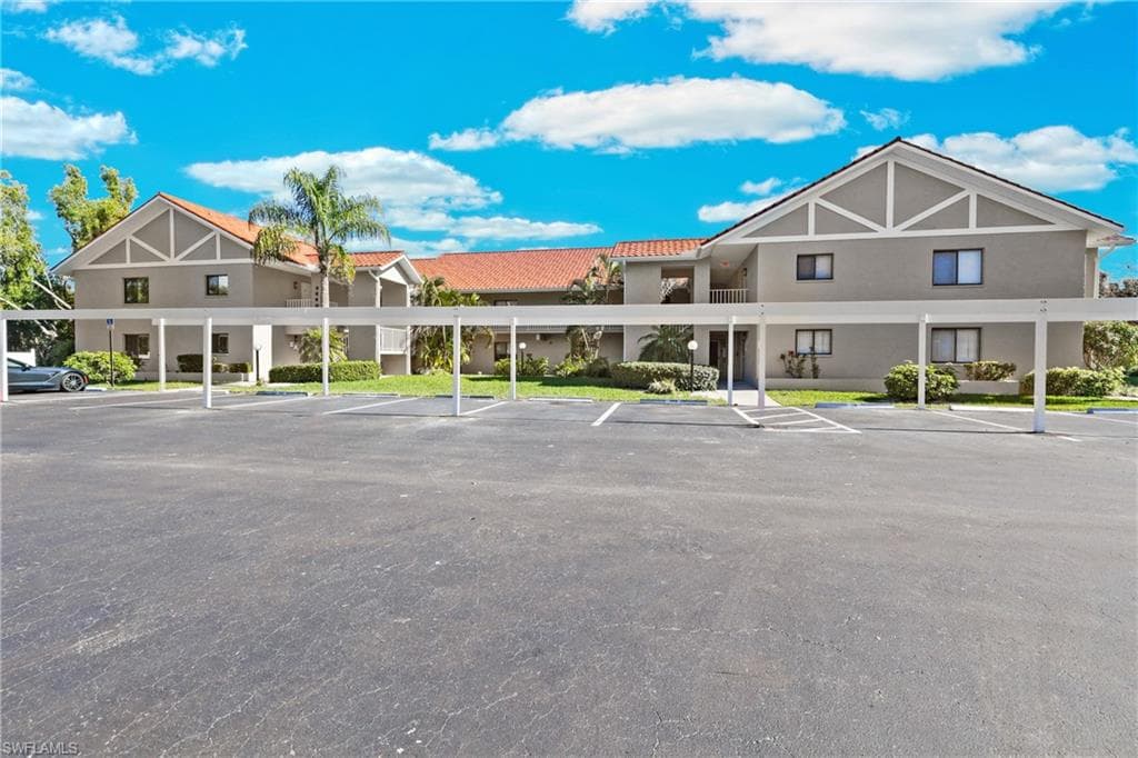 9640 Windsor Gardens LN 106 FORT MYERS, FL 33919