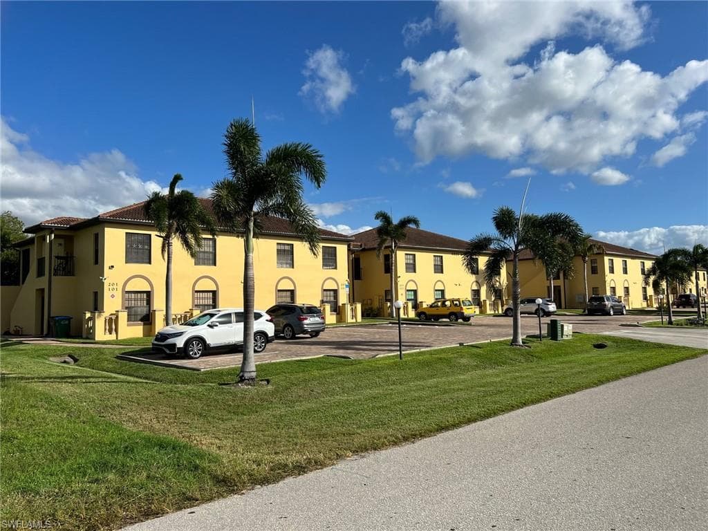 4925 SW 16th PL 103 CAPE CORAL, FL 33914