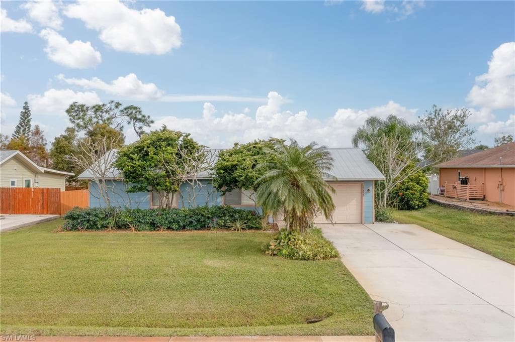 17453 Lee RD FORT MYERS, FL 33967