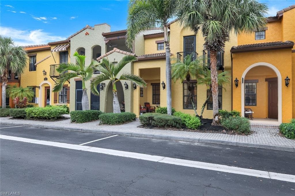 9077 Rialto ST 61-2 NAPLES, FL 34113